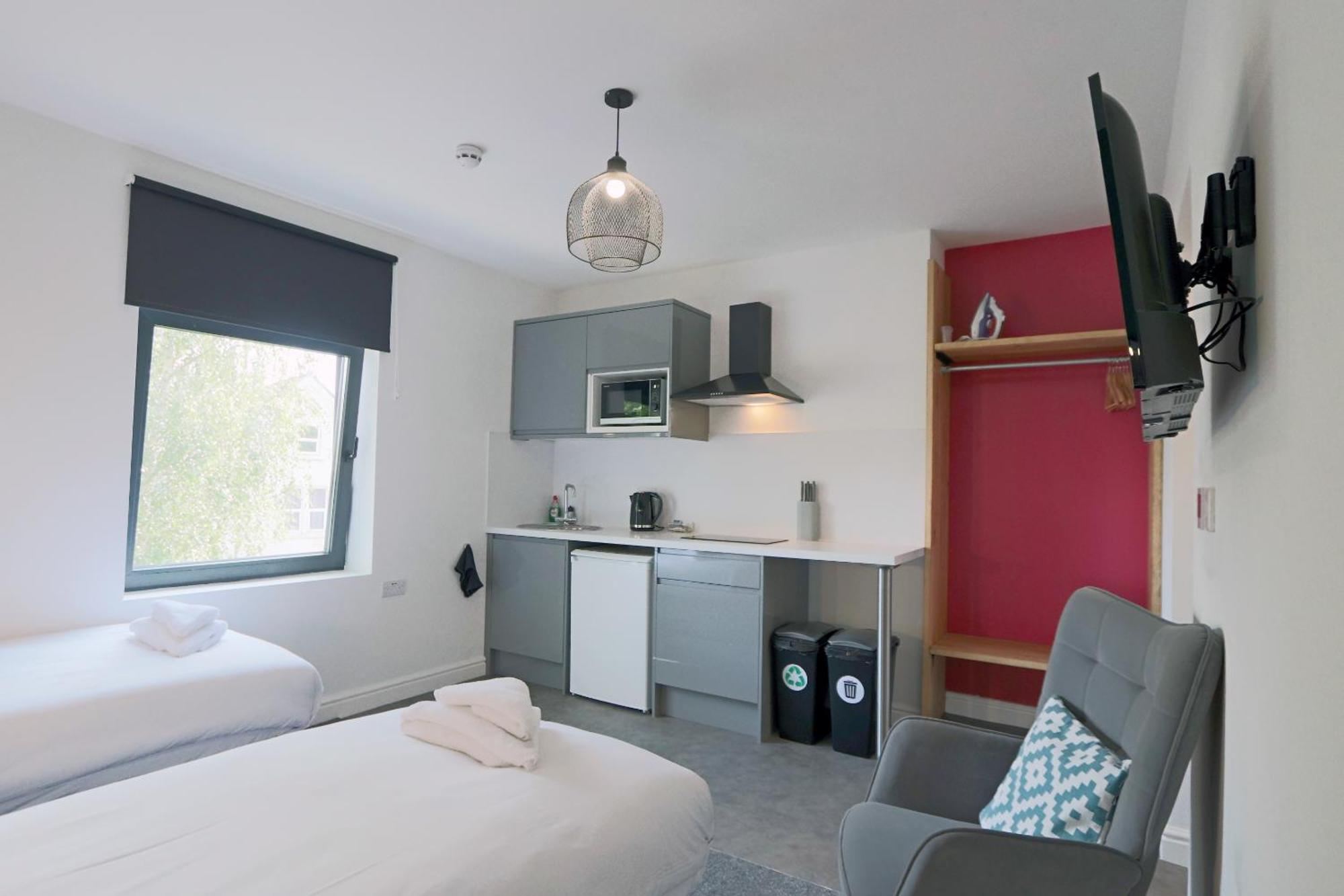 Deluxe Studio Apartments Дарби Стая снимка